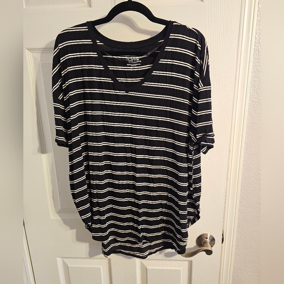 Time and Tru Tops - Time and Tru Black Top with White Stripes